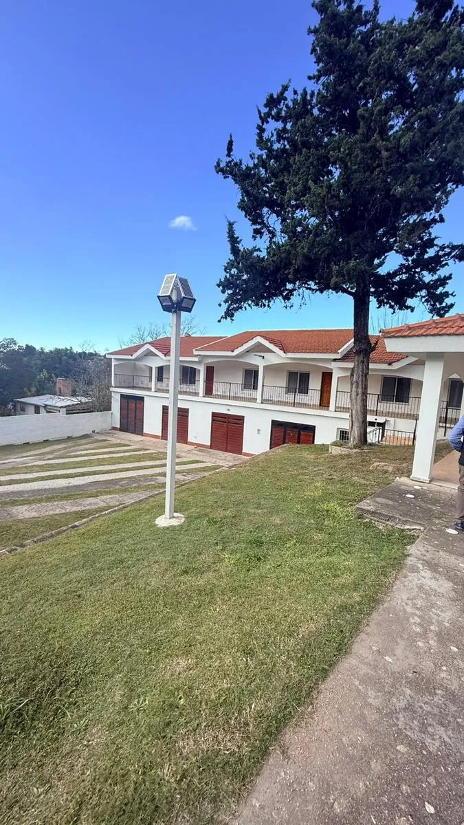 VENTA COMPLEJO EN CARLOS PAZ- 6 DEPTOS Y CASA PRINCIPAL