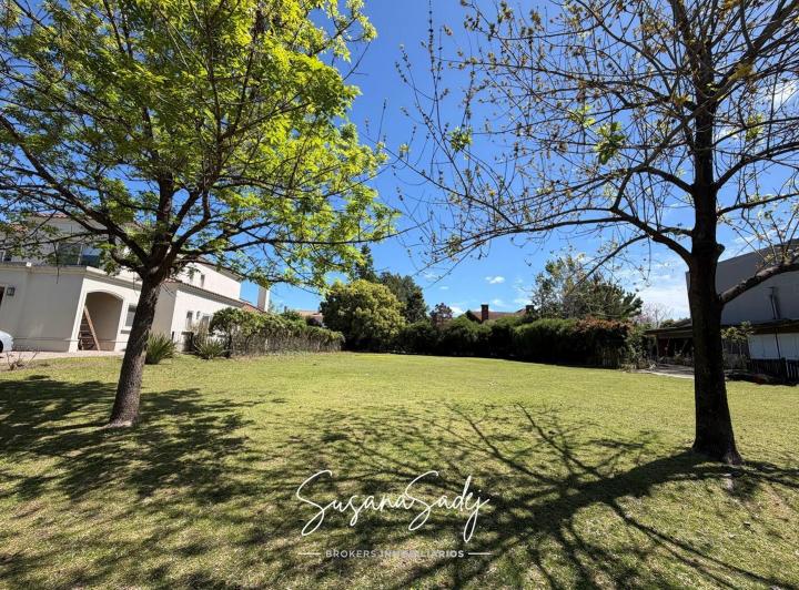 Terreno · 952m²