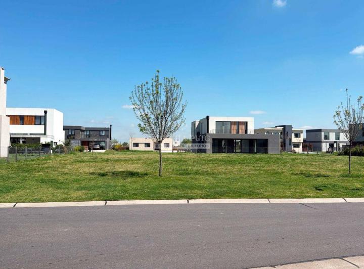 Terreno · 655m²