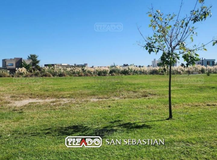 Terreno · 811m²