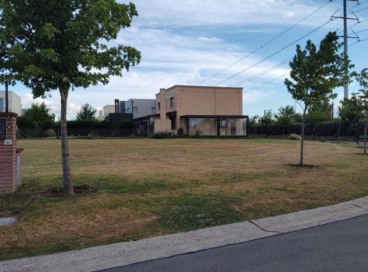 Terreno · 658m²
