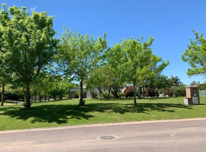 Terreno · 838m²