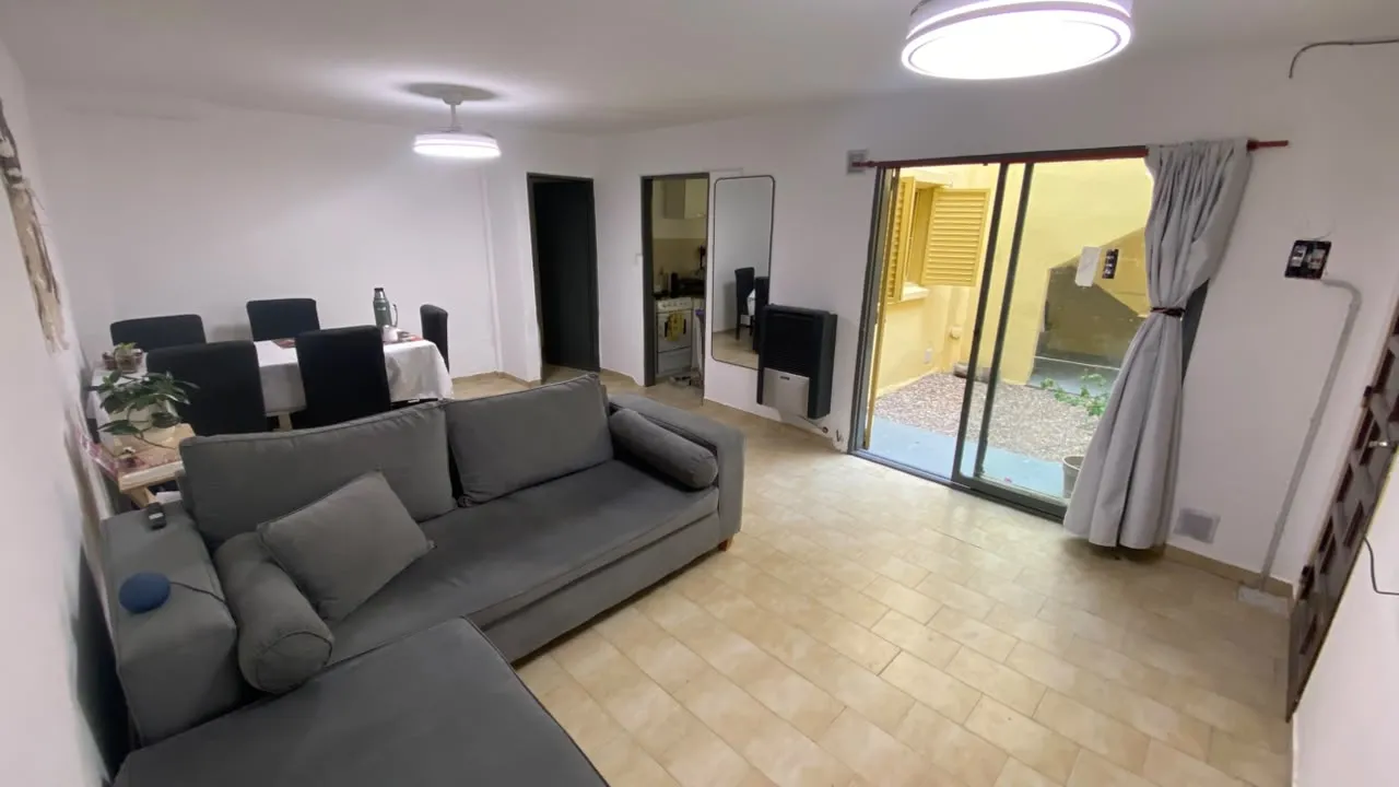 DEPARTAMENTO DE DOS DORMITORIOS AMOBLADO, CON PATIO Y CON GARAGE POR DUEÑO DIRECTO