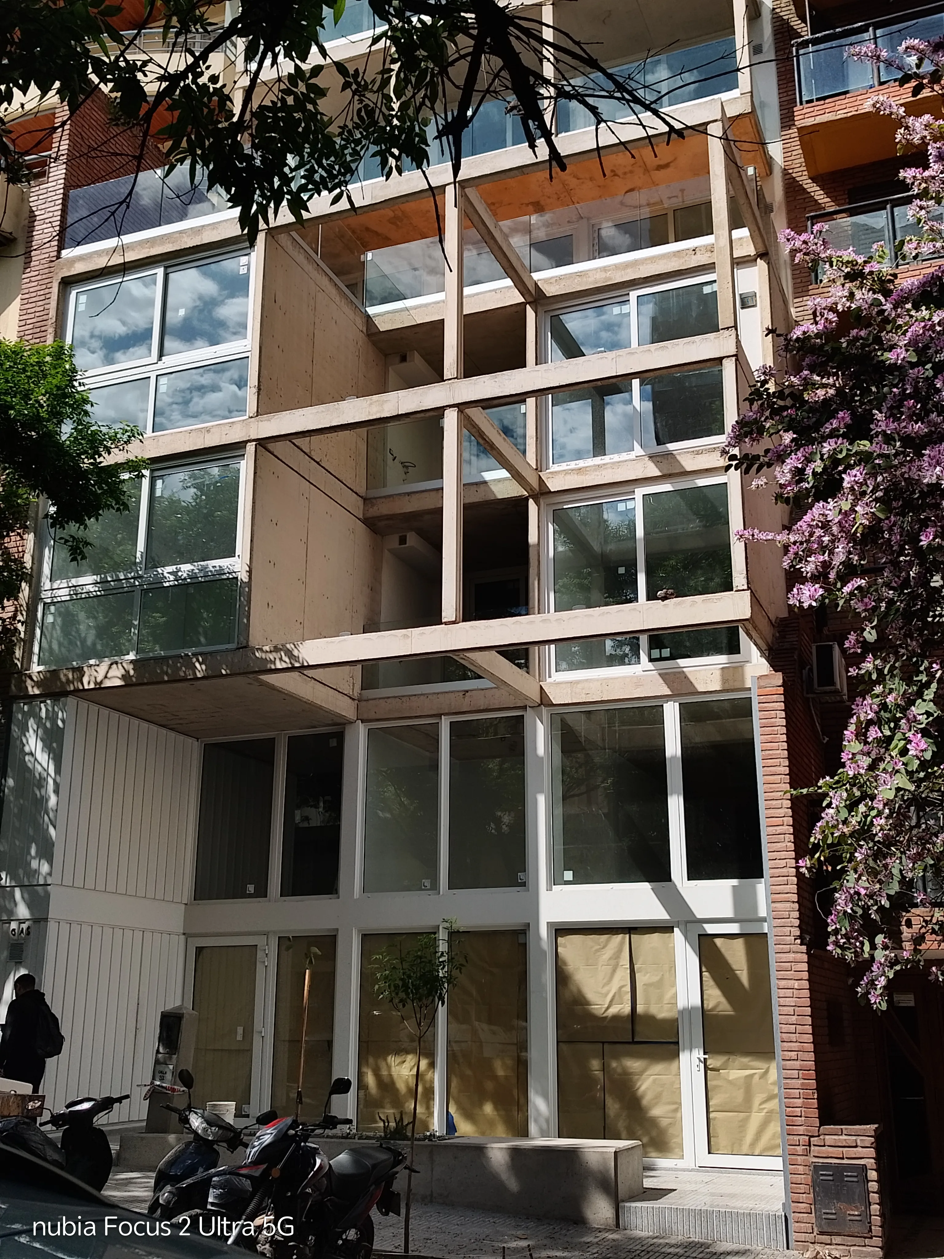 LINDISIMO LOCAL COMERCIAL EN PLENA NUEVA CORDOBA, EN PLANTA BAJA!!!