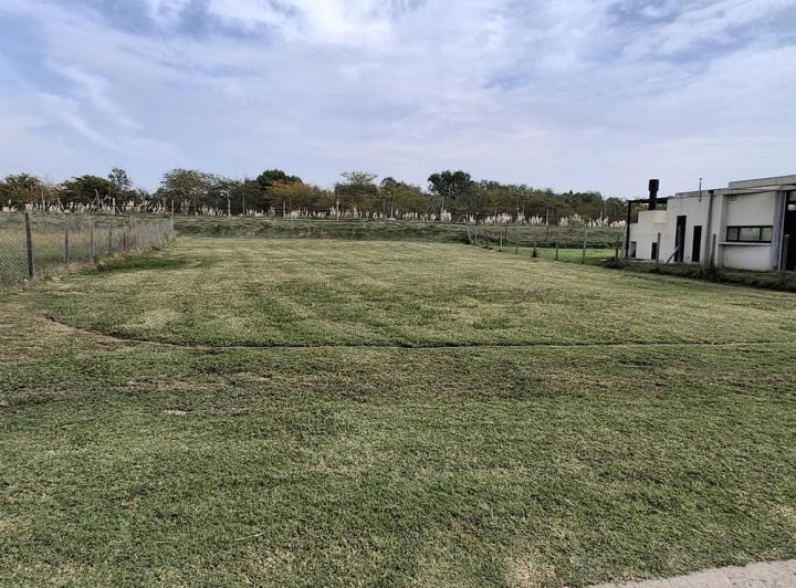 Terreno · 903m²