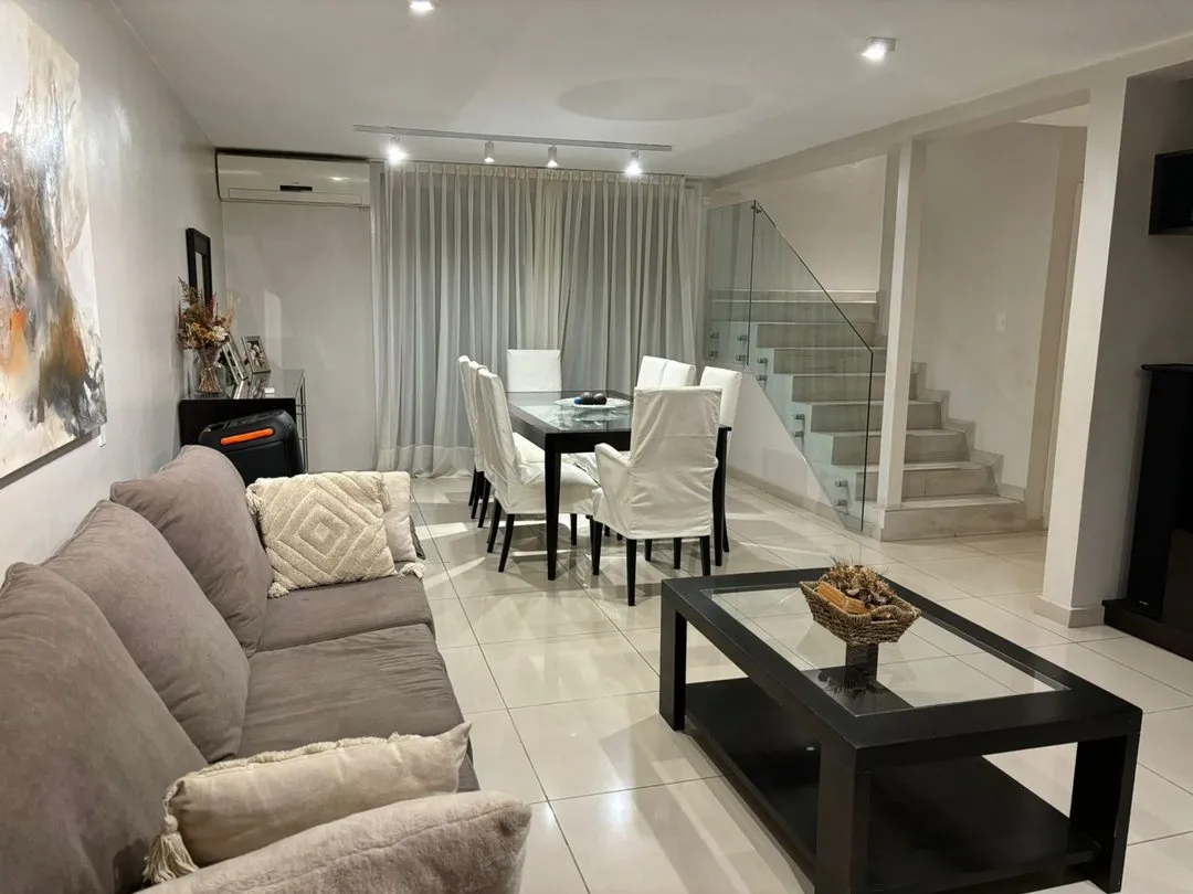 CASA CORDOBA SOLARES DE MANANTIALES 4 DORMI PILETA QUINCHO JARDIN Bº SEGURIDAD