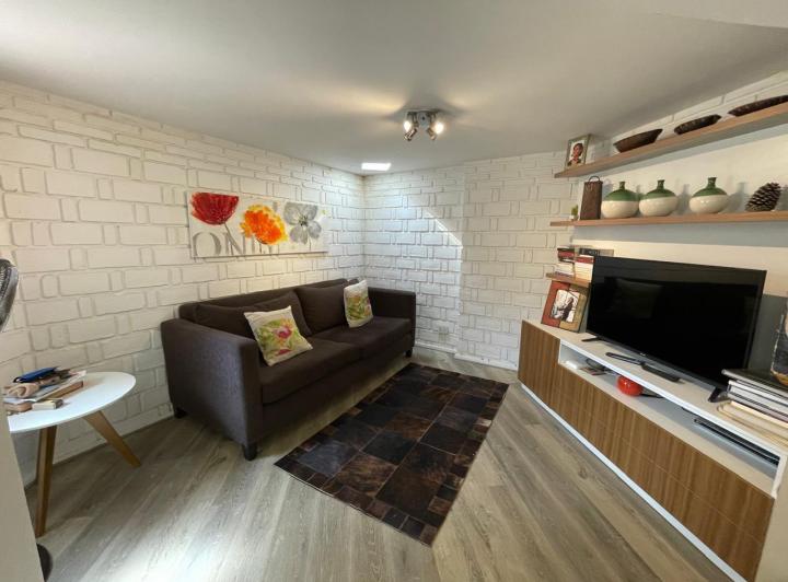 Casa · 130m² · 9 Ambientes · 1 Cochera