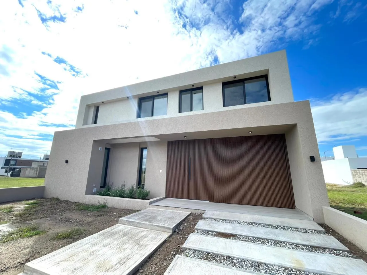 QUEBRADAS DE MANANTIALES CASA EN VENTA A ESTRENAR