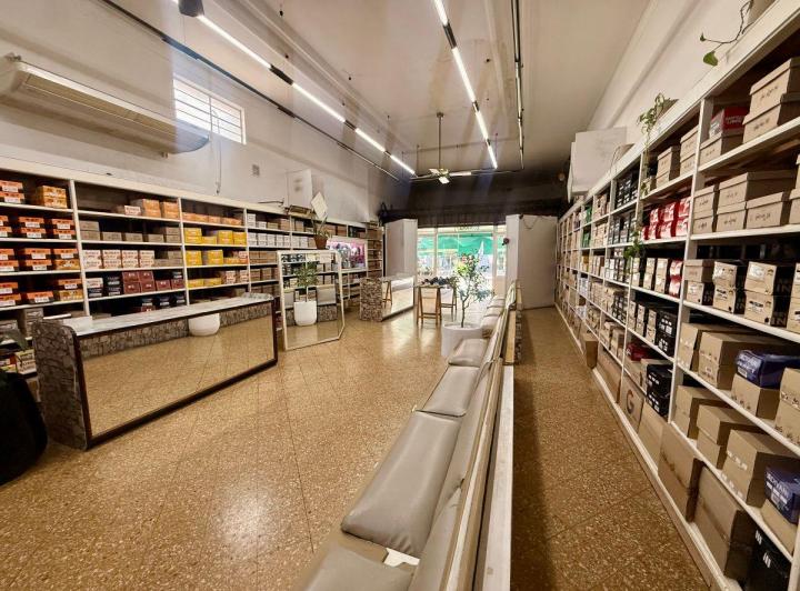 Local comercial · 181m²