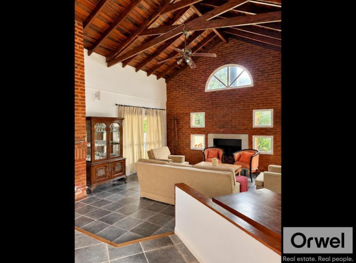 Casa · 137m² · 4 Ambientes · 4 Cocheras
