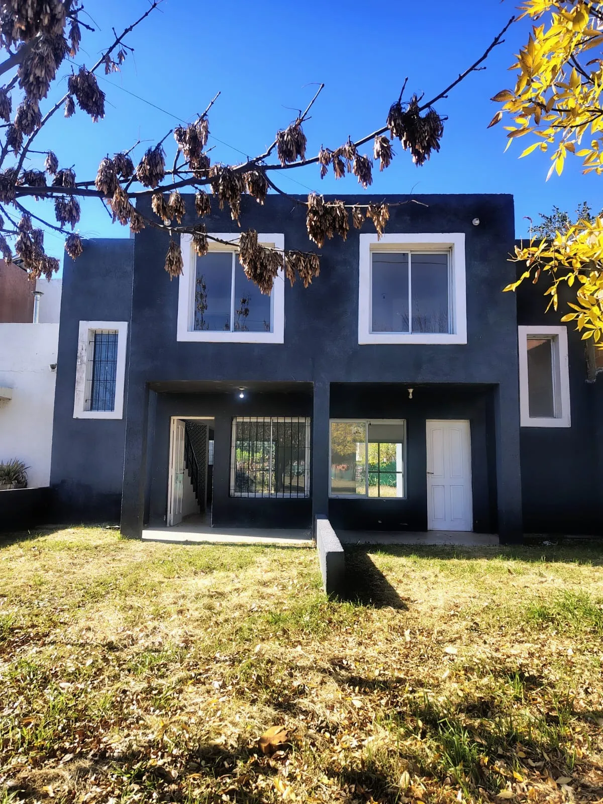 Duplex en Alquiler - Bº Valle Cercano con seguridad