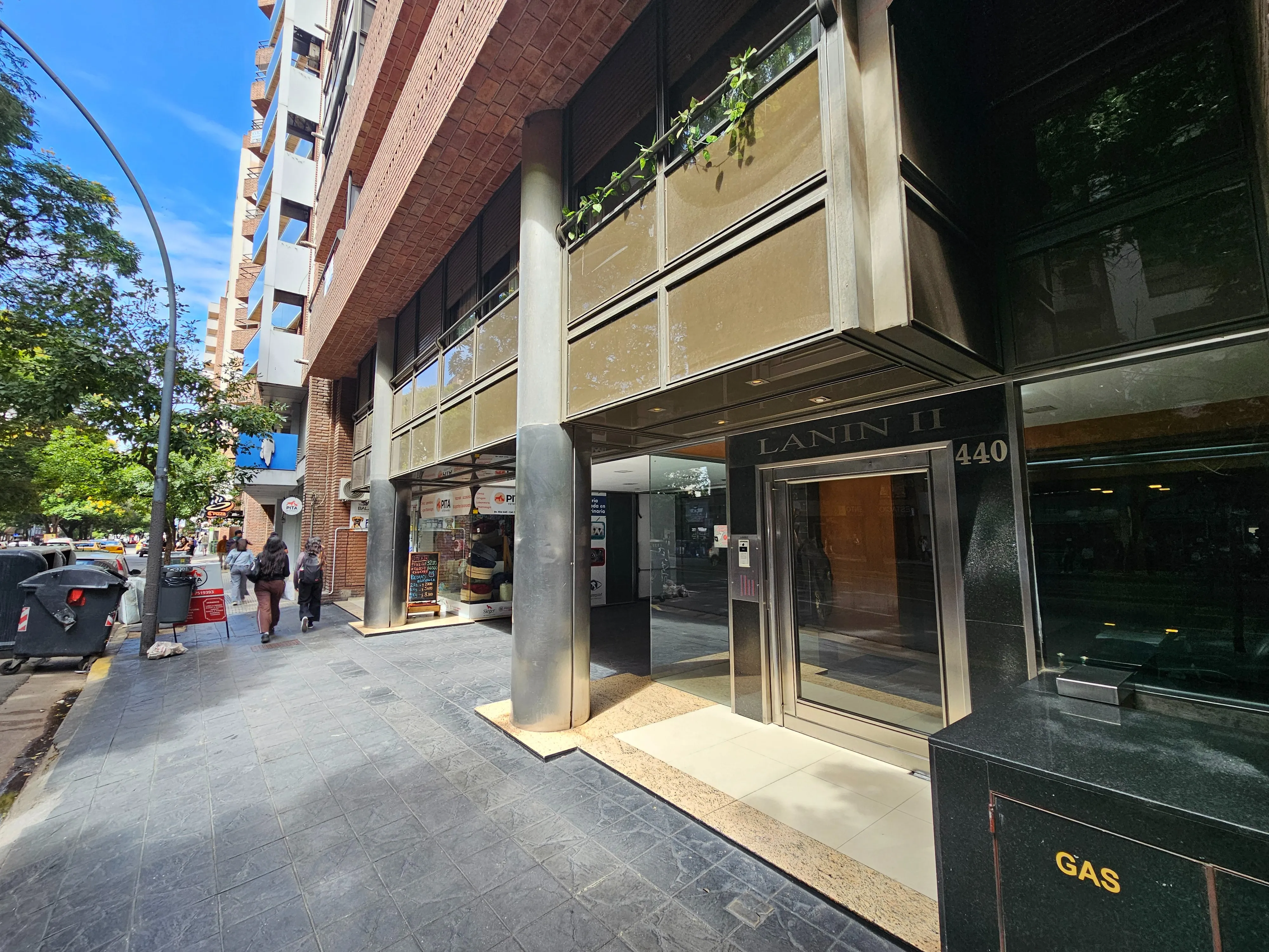 Illia al 400. Lanin 2. Categoria. 2 Dormitorio 1 Suite. Balcon. Zona Triangulo