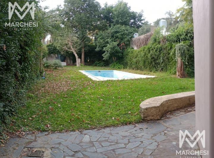 Casa · 640m² · 3 Ambientes · 1 Cochera