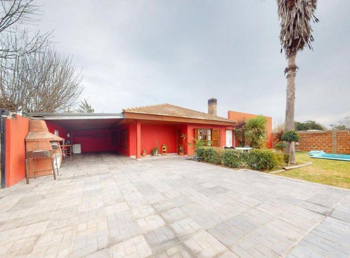 Casa · 170m² · 4 Ambientes · 2 Cocheras