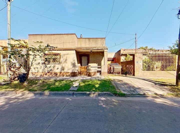 Casa · 160m² · 4 Ambientes · 1 Cochera