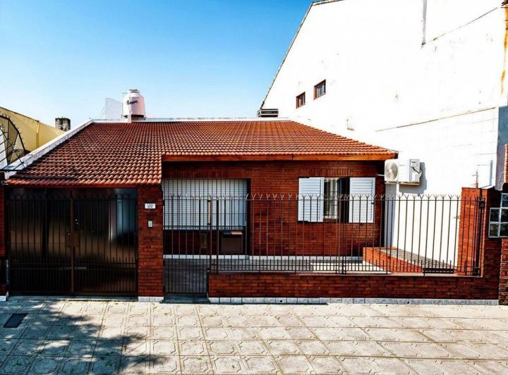 Casa · 166m² · 4 Ambientes · 1 Cochera