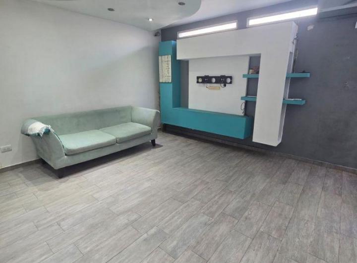 Casa · 104m² · 4 Ambientes · 1 Cochera
