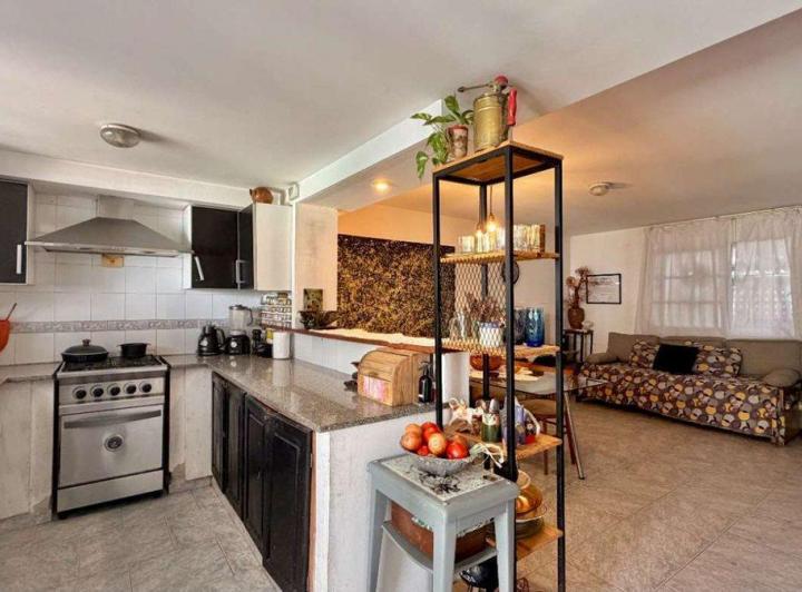 Casa · 80m² · 3 Ambientes · 2 Cocheras
