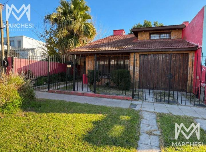 Casa · 174m² · 5 Ambientes · 3 Cocheras