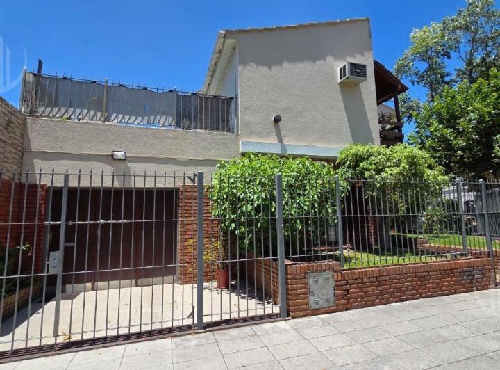 Casa · 151m² · 4 Ambientes · 2 Cocheras