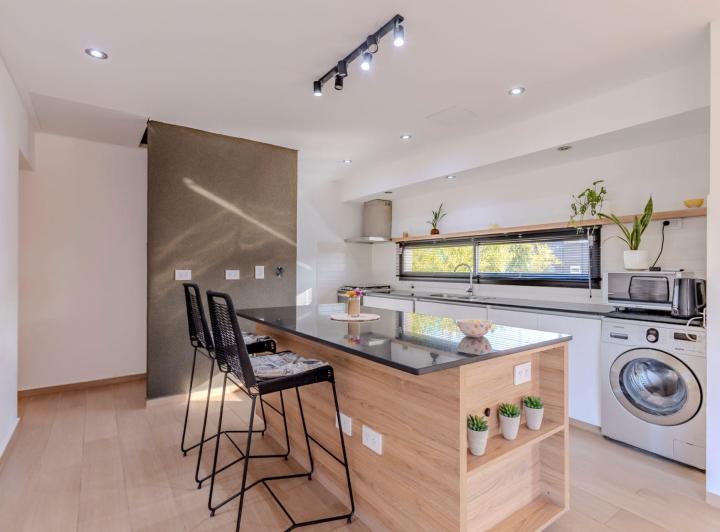 Casa · 155m² · 4 Ambientes · 2 Cocheras