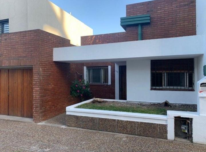 Casa · 90m² · 3 Ambientes · 1 Cochera