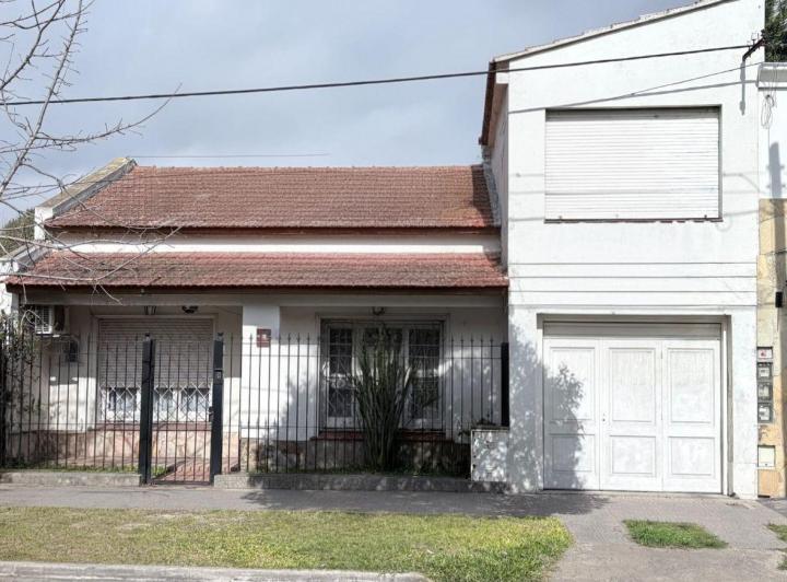 Casa · 170m² · 5 Ambientes · 3 Cocheras