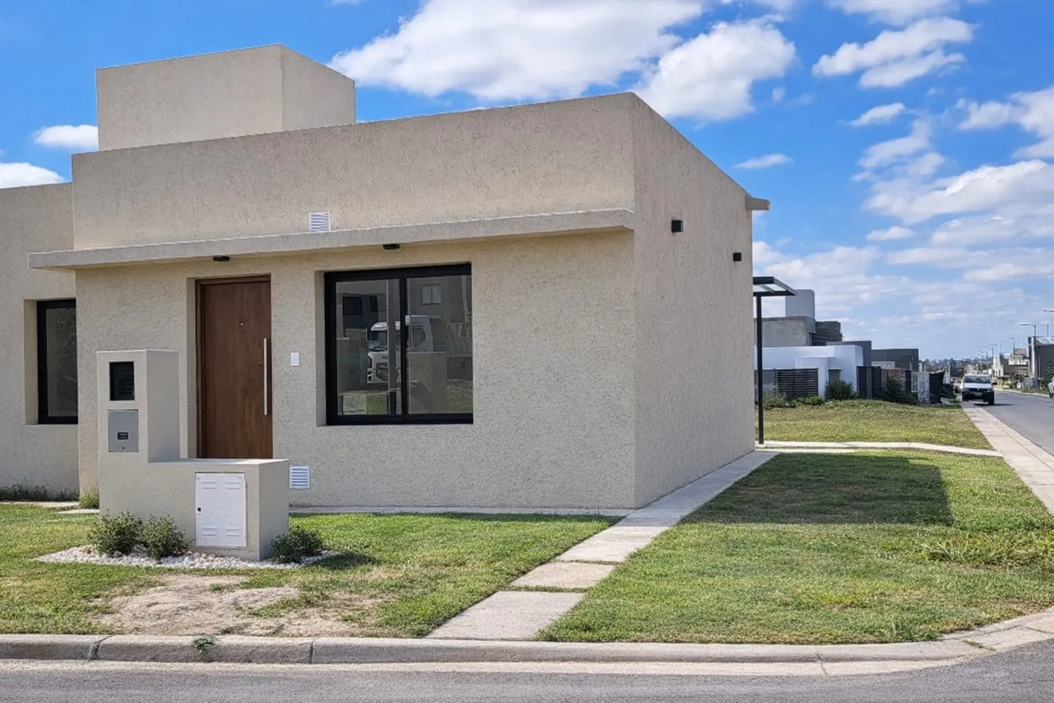 DUPLEX  EN VENTA DOCTA  AVENIDA 2 DORMITORIOS/PATIO/ASADOR/COCHERA