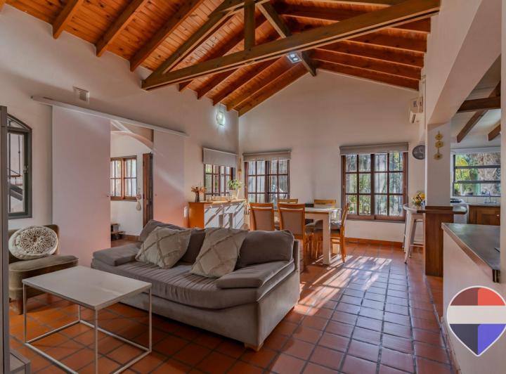 Casa · 135m² · 5 Ambientes · 1 Cochera