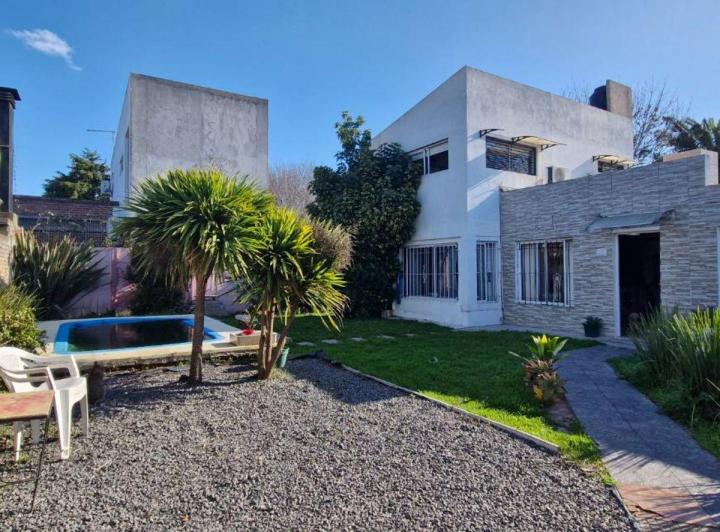 Casa · 140m² · 5 Ambientes · 1 Cochera