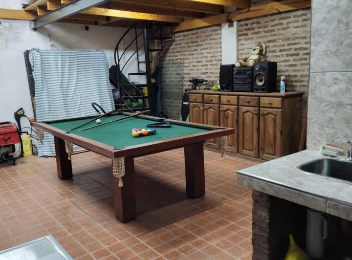Casa · 180m² · 6 Ambientes · 2 Cocheras