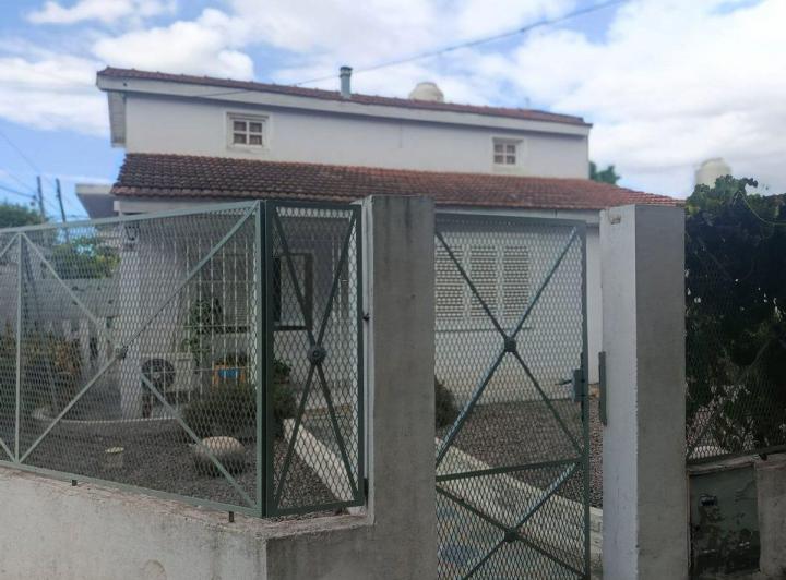 Casa · 160m² · 5 Ambientes · 2 Cocheras