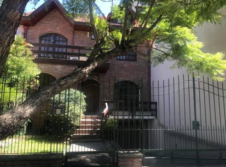 Casa · 250m² · 5 Ambientes