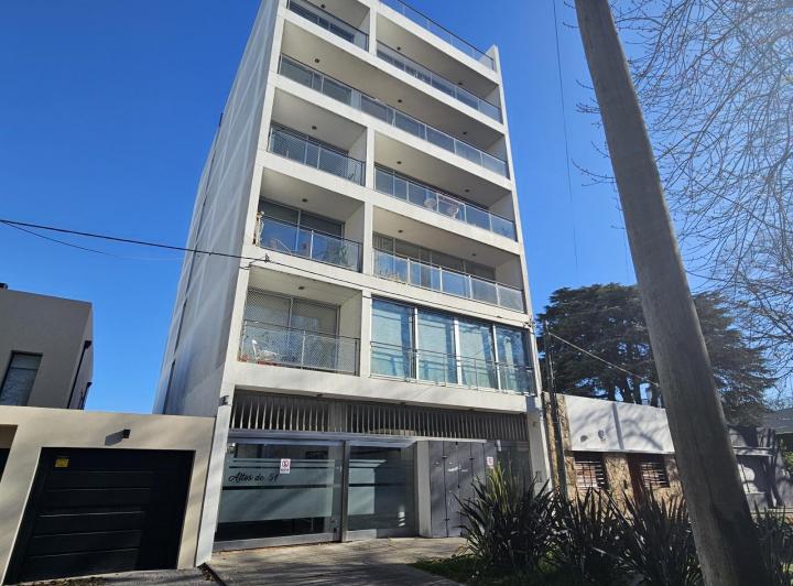 Departamento · 122m² · 6 Ambientes · 2 Cocheras