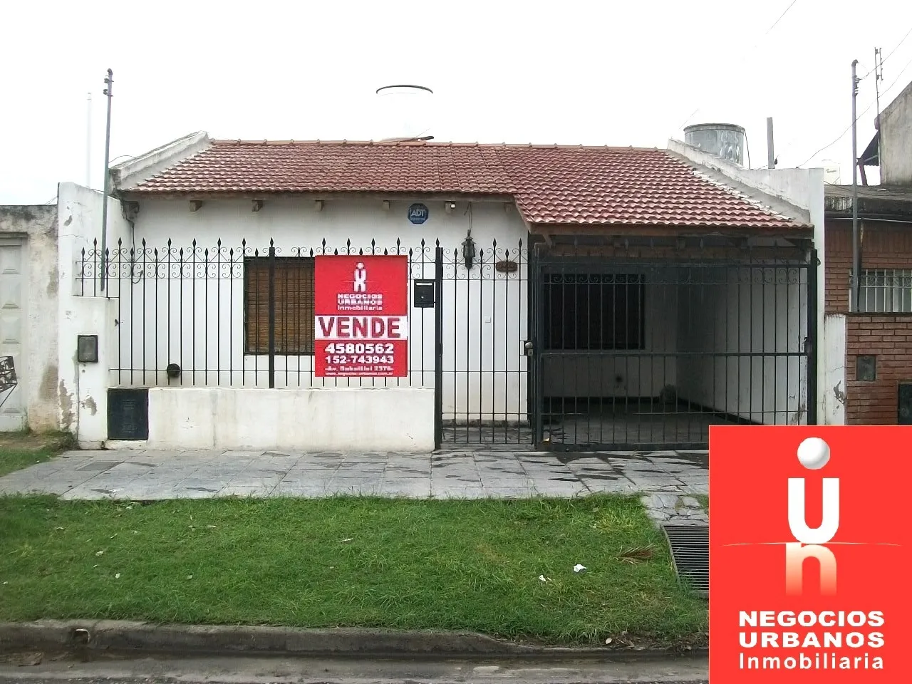 VENTA Bº FERROVIARIO MITRE AVENIDA FERROCARRIL 3974 (ASTURIAS 4000) CASA 2 DOR