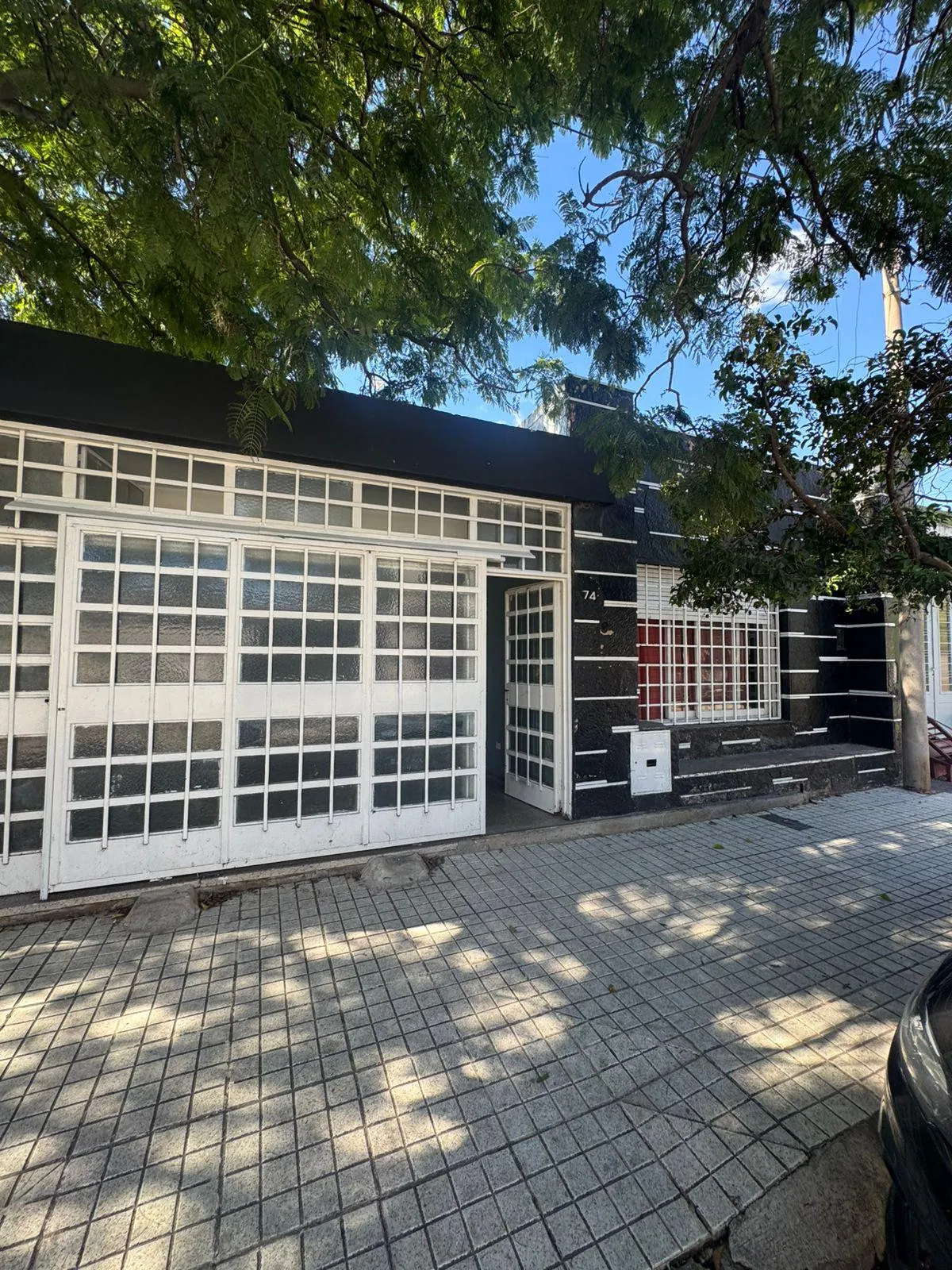 VENTA CASA CON DPTO 4 DORM - YAPEYU