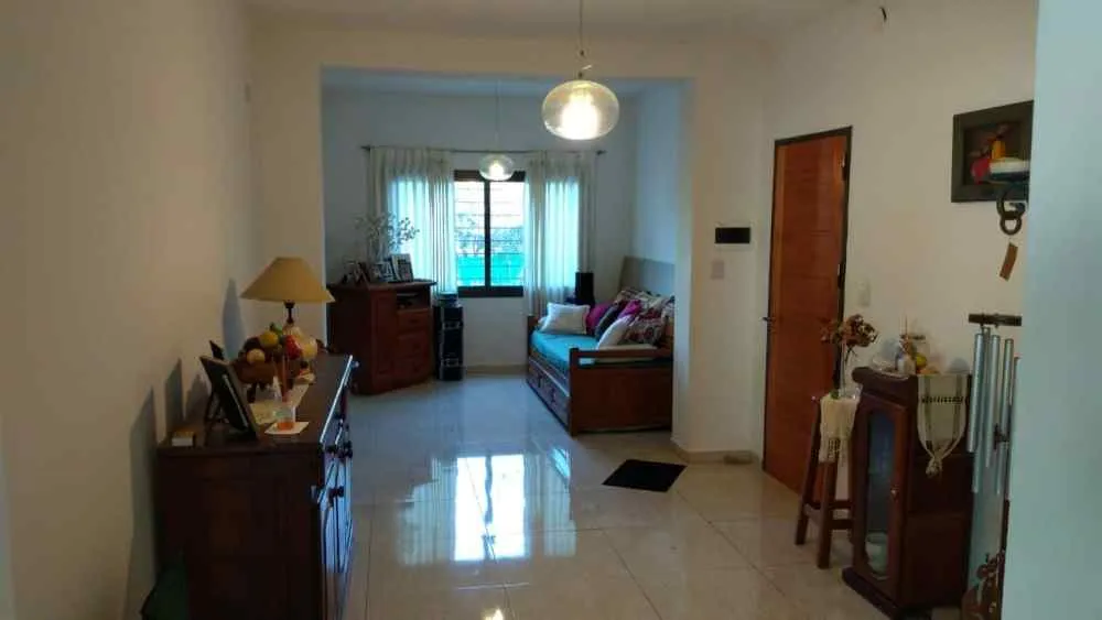 VILLA CABRERA!!! CASA TRES DORMITORIOS Y DOS BAÑOS!!! A PASOS DEL SHOPPING!!!