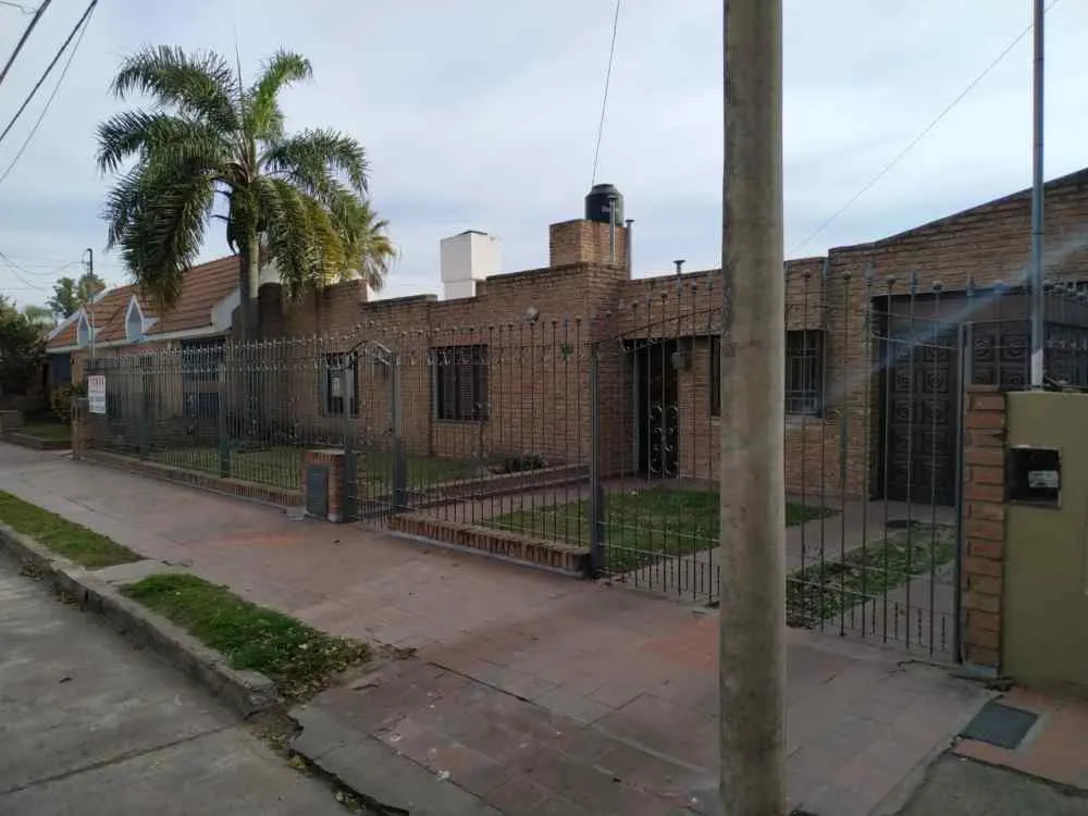Copia de LAS ROSAS!!! CASA EN VENTA DE CATEGORIA PARA NO PERDER!!!