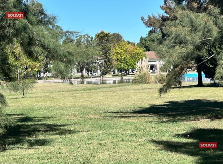 Terreno · 1600m²