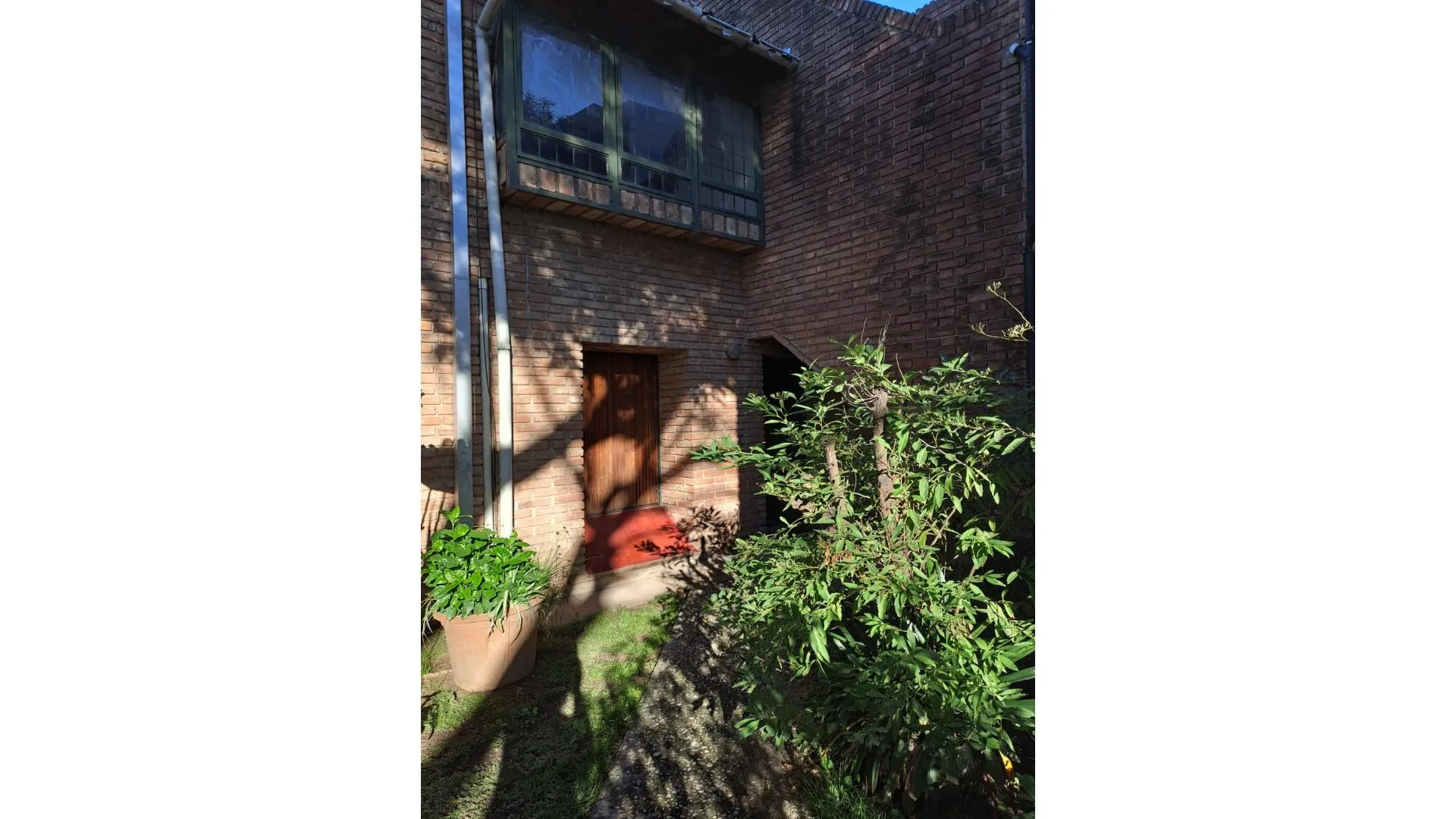 CASA EN VENTA  3 DORMITORIOS 2 BAÑOS EXCELENTE UBICACION