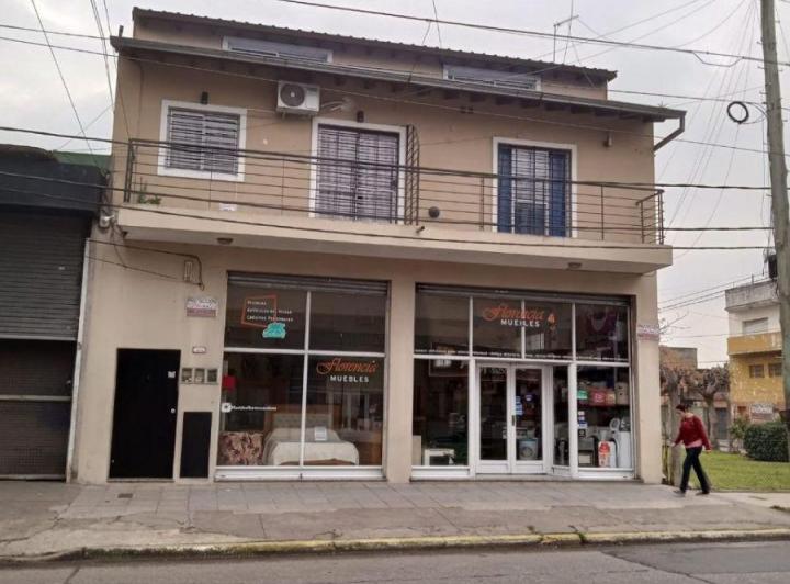 Local comercial · 270m² · 5 Ambientes · 1 Cochera