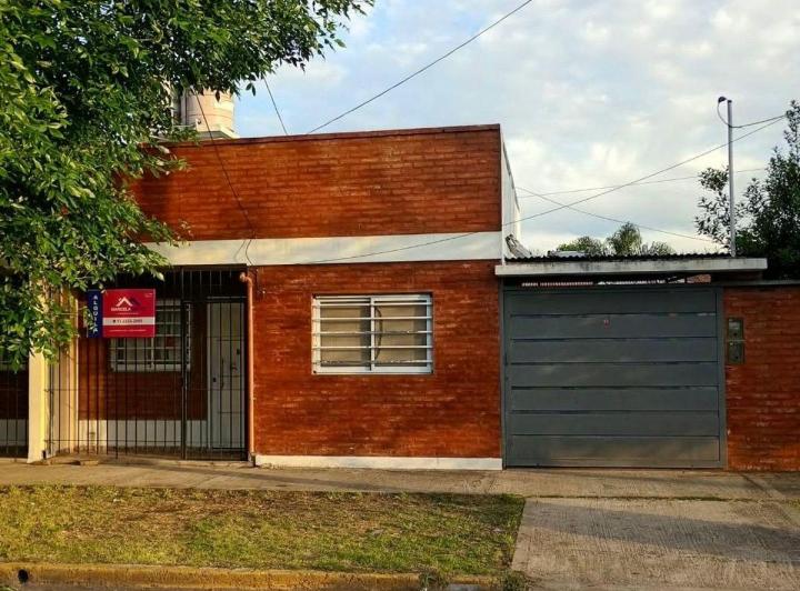 Casa · 55m² · 3 Ambientes · 1 Cochera