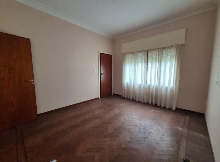 Casa · 120m² · 4 Ambientes · 2 Cocheras