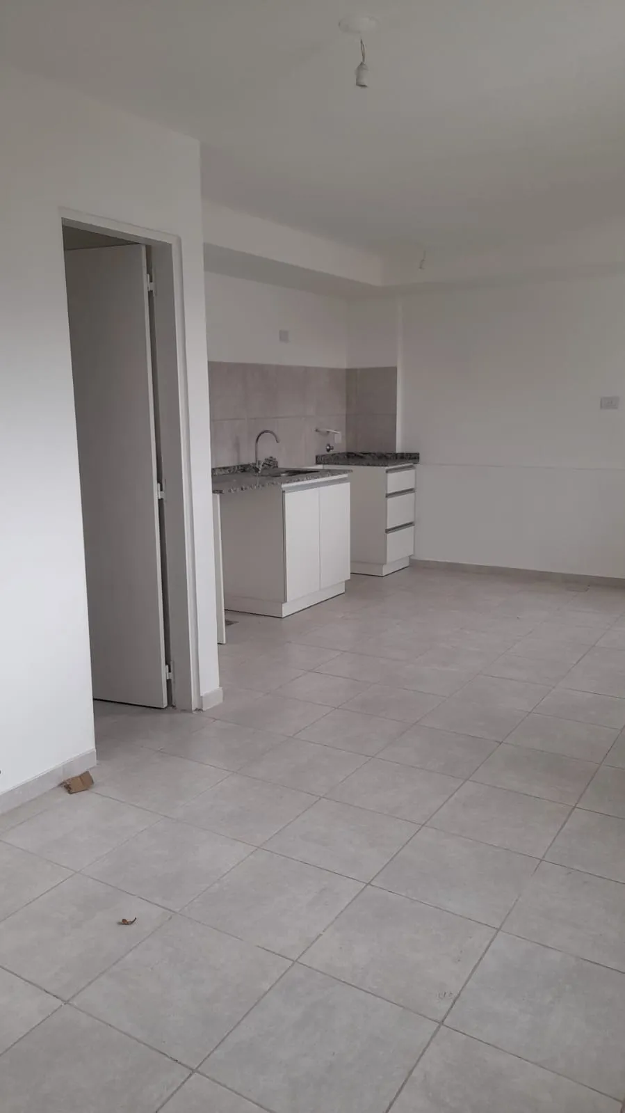 ZOTELO INMOBILIARIA VENDE DEPARTAMENTO SOBRE 24 DE SEPTIEMBRE AL 1800