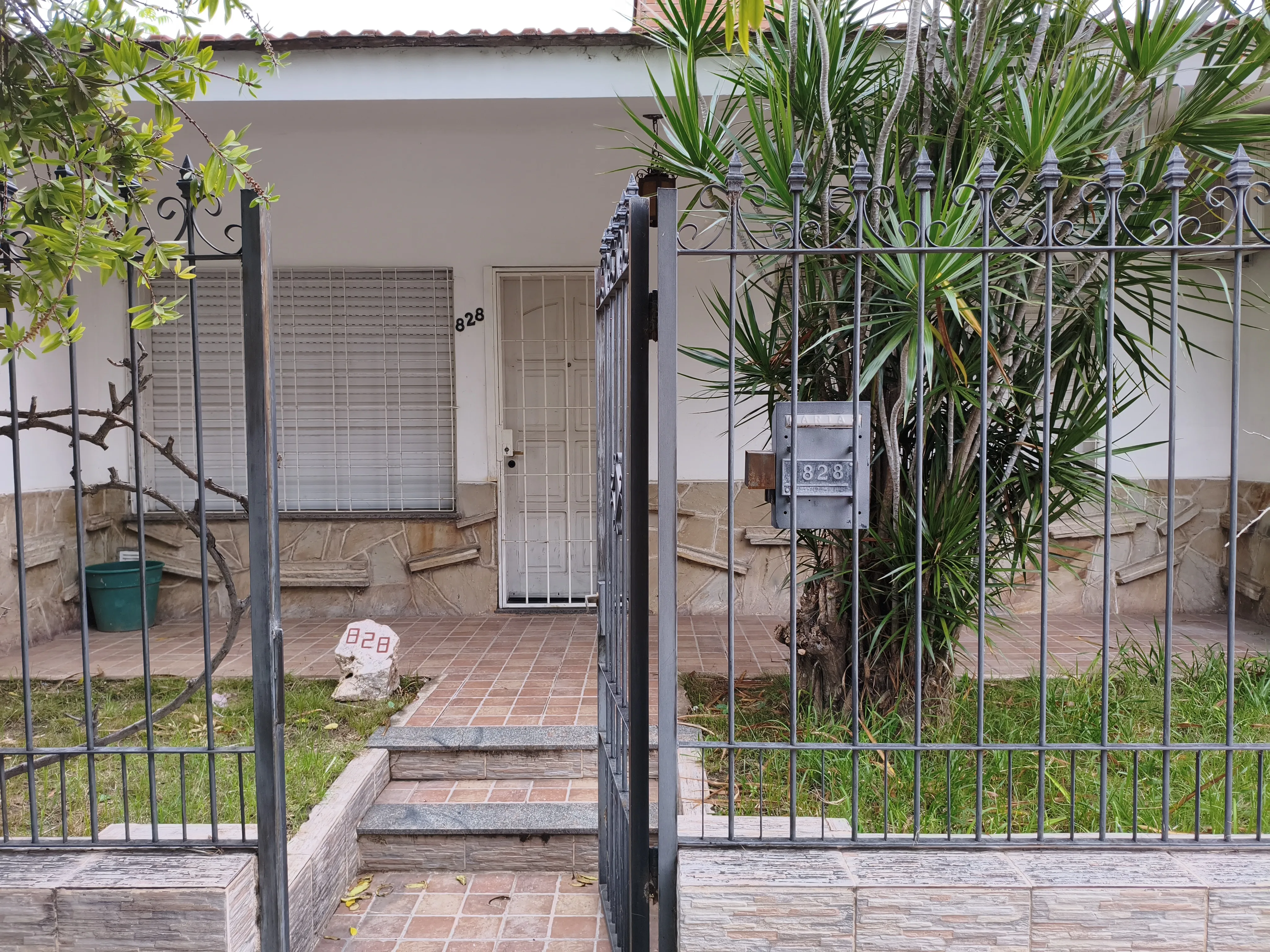 ZOTELO INMOBILIARIA ALQUILA CASA RESIDENCIAL AMÉRICA