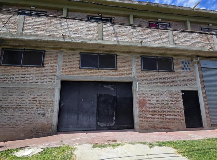 Bodega-Galpón · 84m²
