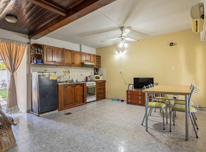 Casa · 70m² · 4 Ambientes · 1 Cochera