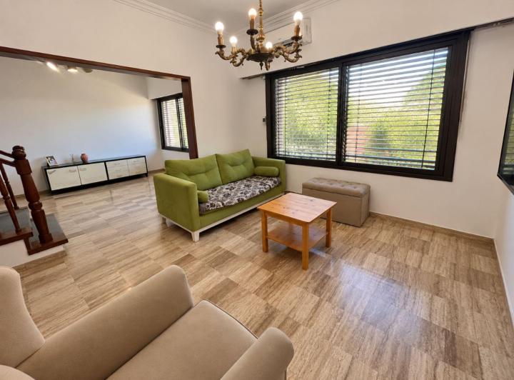 Casa · 122m² · 5 Ambientes · 2 Cocheras