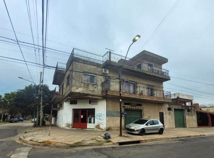 Casa · 262m² · 5 Ambientes · 3 Cocheras