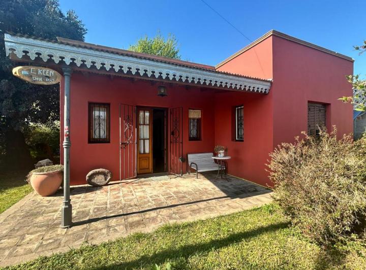 Casa · 585m² · 4 Ambientes · 2 Cocheras